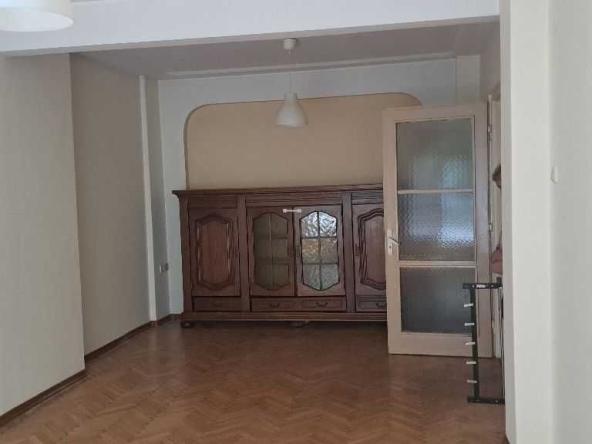 Дава се под наем Офис в София, Център - 100 кв.м за 800 € - Снимка #1