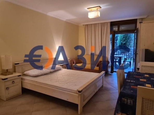 Едностаен апартамент в Созопол - 70 кв.м за 1300 €/кв.м - Снимка #1