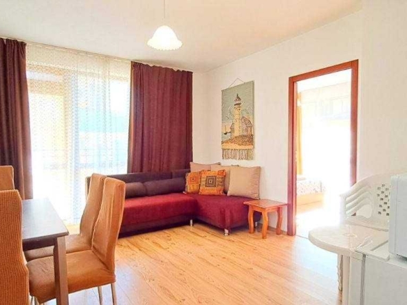 Дава се под наем Двустаен апартамент в Свети Влас - 60 кв.м за 408 € - Снимка #1