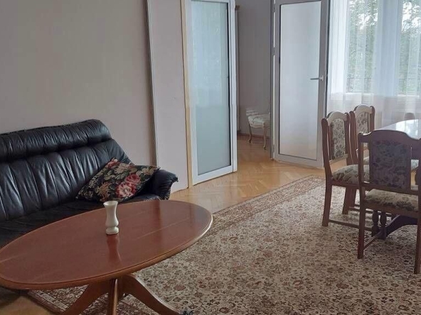 Дава се под наем Тристаен апартамент в София, Яворов - 100 кв.м за 697.17 € - Снимка #1