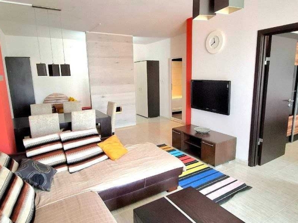 Двустаен апартамент в к.к. Слънчев бряг - 65 кв.м за 1177 €/кв.м - Снимка #1