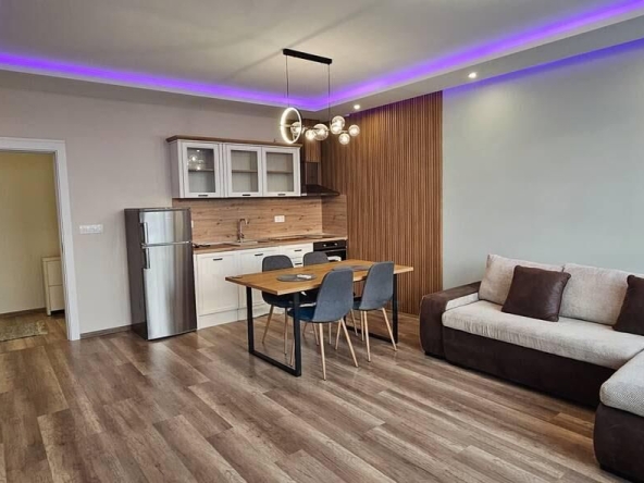 Дава се под наем Двустаен апартамент в Бургас, Славейков - 67 кв.м за 714 € - Снимка #1