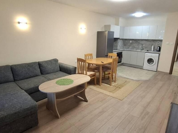 Дава се под наем Двустаен апартамент в Бургас, Възраждане - 72 кв.м за 382.5 € - Снимка #1