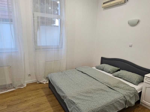 Дава се под наем Едностаен апартамент в София, Център - 32 кв.м за 350 € - Снимка #1