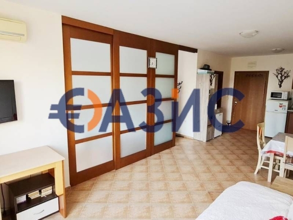 Двустаен апартамент в к.к. Слънчев бряг - 58 кв.м за 1423 €/кв.м - Снимка #1