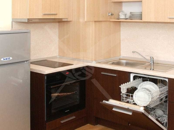 Дава се под наем Едностаен апартамент в к.к. Св.Св. Константин и Елена - 50 кв.м за 498.27 € - Снимка #1