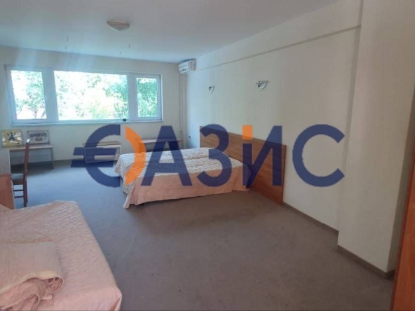 Двустаен апартамент в к.к. Слънчев бряг - 67 кв.м за 993 €/кв.м - Снимка #1