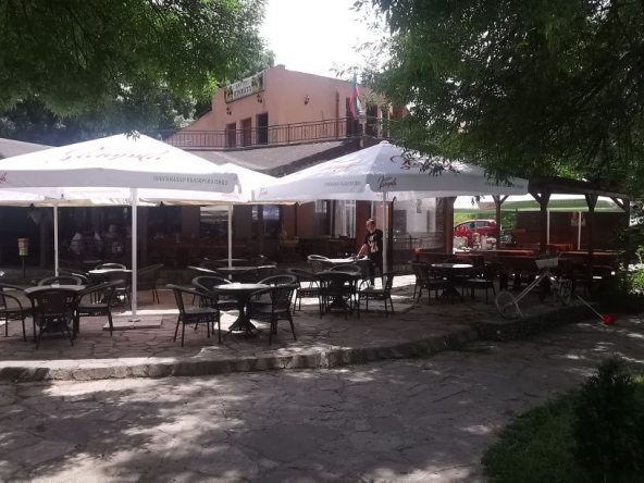 Заведение в Хасково, Младежки хълм - 500 кв.м за 760 €/кв.м - Снимка #1