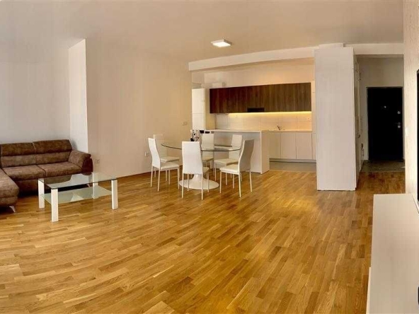 Дава се под наем Двустаен апартамент в Бургас, Център - 54 кв.м за 204 € - Снимка #1