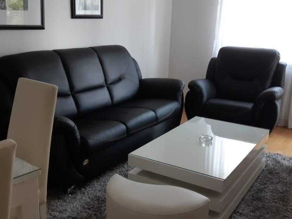 Дава се под наем Двустаен апартамент в Бургас, Възраждане - 48 кв.м за 204 € - Снимка #1