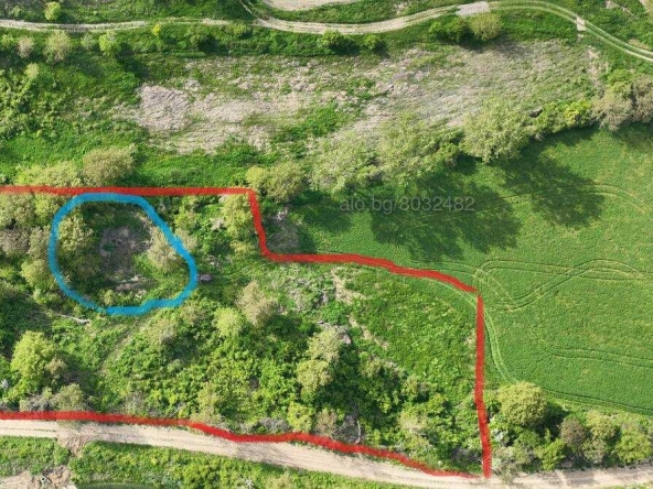 Земеделски имот в Мартен -  кв.м за 1530 €/дка - Снимка #1