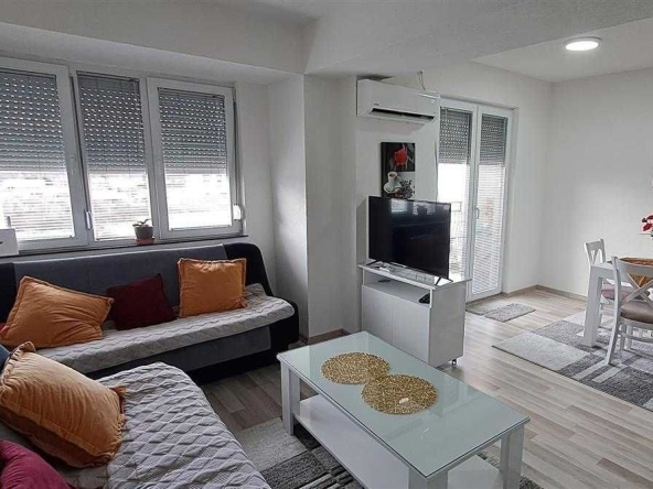 Дава се под наем Двустаен апартамент в София, Витоша - 56 кв.м за 459 € - Снимка #1