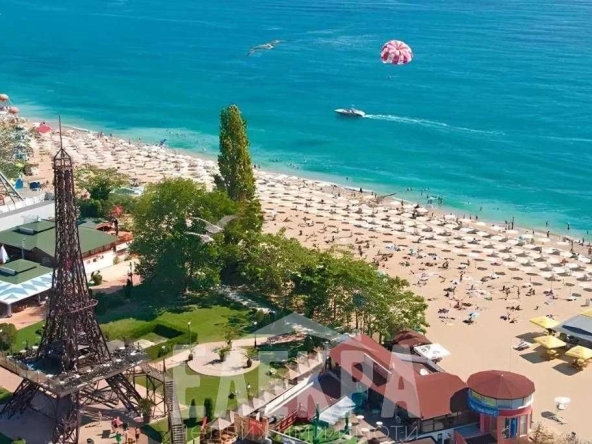 Тристаен апартамент в к.к. Златни пясъци - 91 кв.м за 701 €/кв.м - Снимка #1
