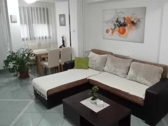 Дава се под наем Двустаен апартамент в Бургас, Братя Миладинови - 45 кв.м за 229.5 € - Снимка #1