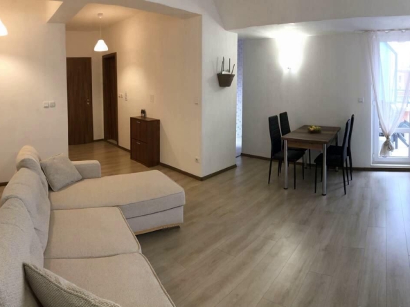 Дава се под наем Тристаен апартамент в София, Младост 4 - 75 кв.м за 700 € - Снимка #1