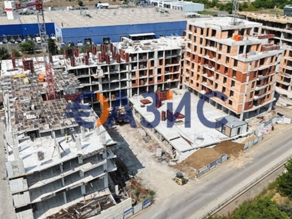 Двустаен апартамент в Бургас, Център - 65 кв.м за 1308 €/кв.м - Снимка #1