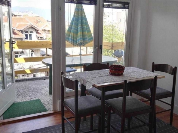 Дава се под наем Тристаен апартамент в Пловдив, Изгрев - 84 кв.м за 351.9 € - Снимка #1