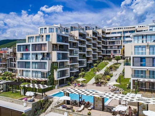 Двустаен апартамент в Свети Влас - 78 кв.м за 1504 €/кв.м - Снимка #1