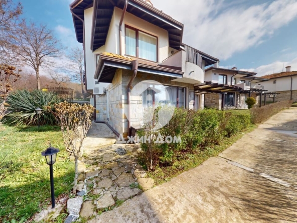 Етаж от къща в с. Кошарица, Област Бургас - 96 кв.м за 510 €/кв.м - Снимка #1