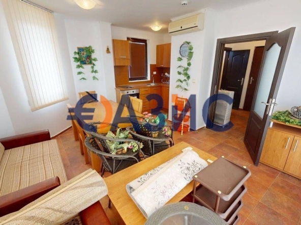 Двустаен апартамент в с. Кошарица, Област Бургас - 71 кв.м за 467 €/кв.м - Снимка #1