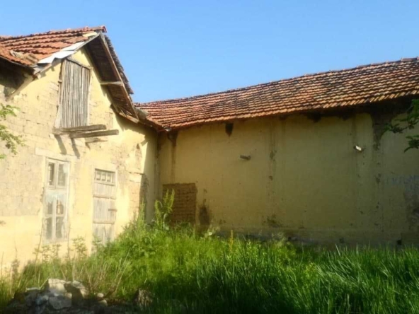 Къща в Варна, Базар Левски - 180 кв.м за 62 €/кв.м - Снимка #1