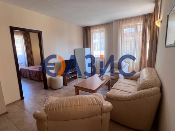 Тристаен апартамент в к.к. Слънчев бряг - 76 кв.м за 994 €/кв.м - Снимка #1