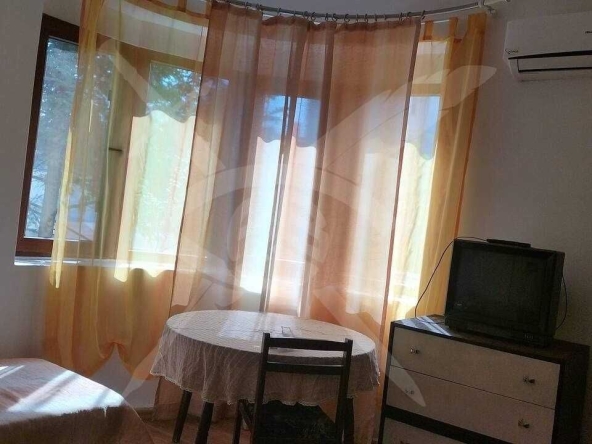 Дава се под наем Едностаен апартамент в Бургас, Център - 40 кв.м за 298.86 € - Снимка #1