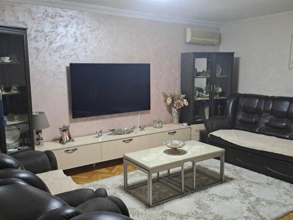 Дава се под наем Двустаен апартамент в София, Витоша - 65 кв.м за 561 € - Снимка #1