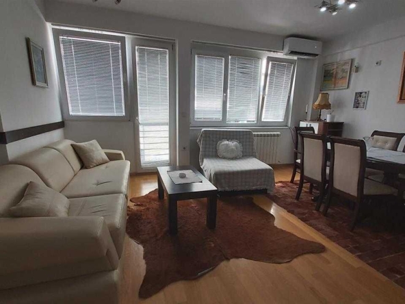 Дава се под наем Двустаен апартамент в София, Яворов - 65 кв.м за 510 € - Снимка #1