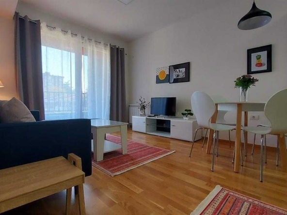 Дава се под наем Двустаен апартамент в София, Стрелбище - 65 кв.м за 459 € - Снимка #1