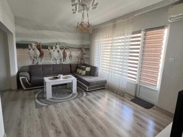 Дава се под наем Тристаен апартамент в Пловдив, Тракия - 98 кв.м за 450 € - Снимка #1