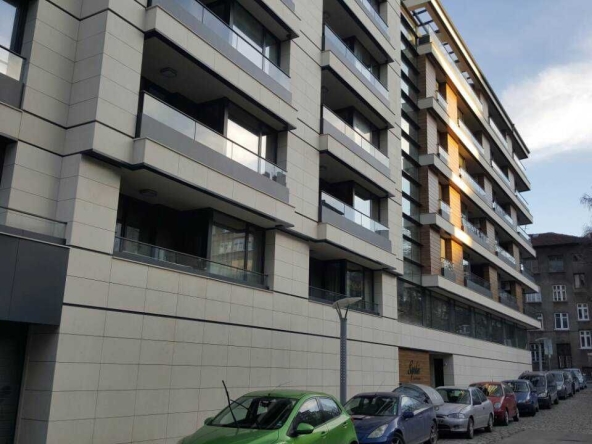 Дава се под наем Двустаен апартамент в София, Център - 64 кв.м за 947.58 € - Снимка #1
