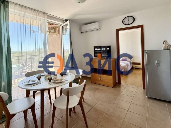 Тристаен апартамент в к.к. Слънчев бряг - 64 кв.м за 637 €/кв.м - Снимка #1