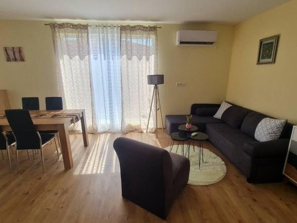 Дава се под наем Къща в Бургас, Меден рудник - зона А - 120 кв.м за 816 € - Снимка #1