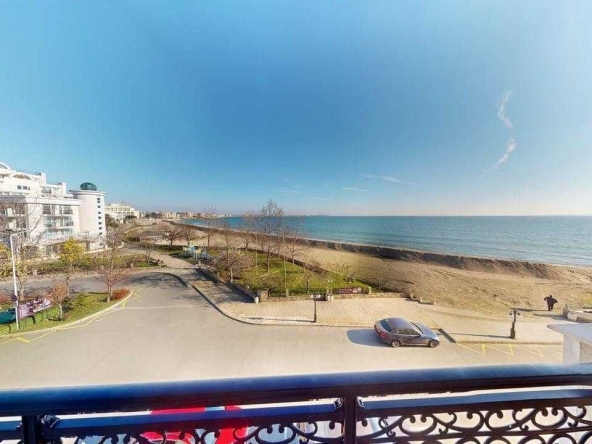 Двустаен апартамент в Поморие - 142 кв.м за 1074 €/кв.м - Снимка #1