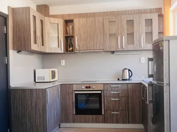 Дава се под наем Тристаен апартамент в Пловдив, Център - 100 кв.м за 420 € - Снимка #1