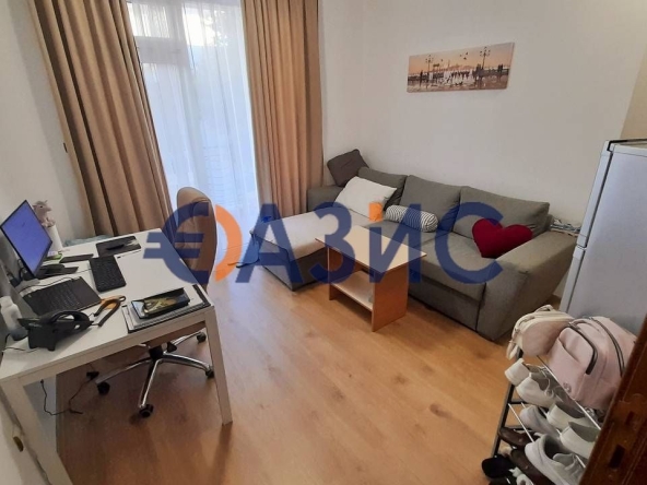 Тристаен апартамент в к.к. Слънчев бряг - 64 кв.м за 954 €/кв.м - Снимка #1