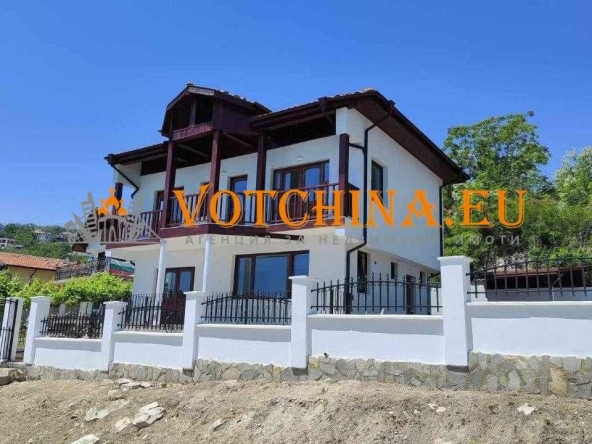 Къща в Балчик - 160 кв.м за 1563 €/кв.м - Снимка #1