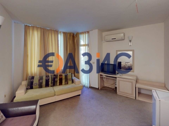 Двустаен апартамент в к.к. Слънчев бряг - 63 кв.м за 921 €/кв.м - Снимка #1