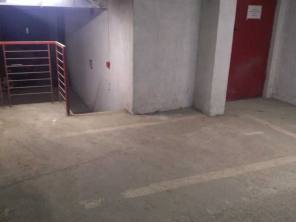 Дава се под наем Гараж / Паркомясто в София, Студентски град - 12 кв.м за 30.6 € - Снимка #1