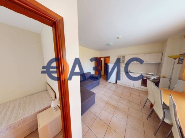 Тристаен апартамент в к.к. Слънчев бряг - 74 кв.м за 973 €/кв.м - Снимка #1