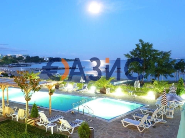 Тристаен апартамент в Поморие - 128 кв.м за 1065 €/кв.м - Снимка #1