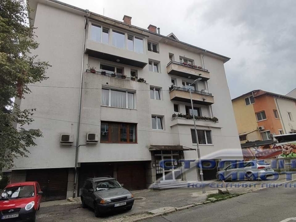 Дава се под наем Тристаен апартамент в София, Лозенец - 80 кв.м за 480 € - Снимка #1