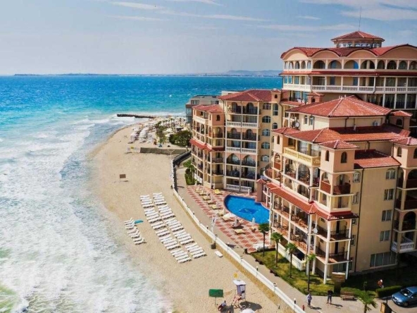 Двустаен апартамент в к.к. Елените - 73 кв.м за 699 €/кв.м - Снимка #1