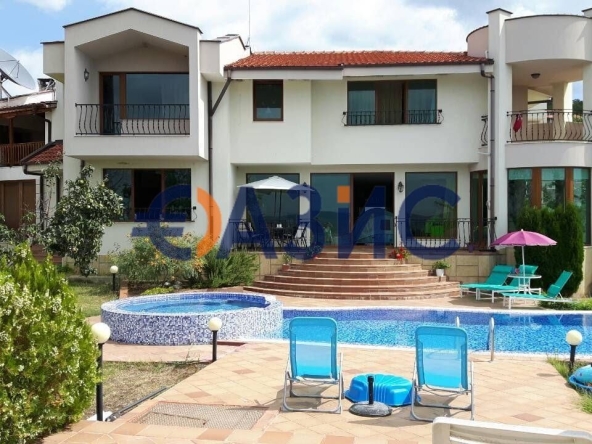 Многостаен апартамент в с. Кошарица, Област Бургас - 590 кв.м за 1356 €/кв.м - Снимка #1