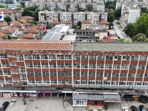 Промишлена сграда в Русе, Родина 1 - 816 кв.м за 2525 €/кв.м - Снимка #1