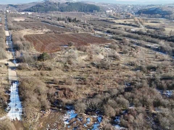 Парцел в Елин Пелин - 30000 кв.м за 8 €/кв.м - Снимка #1