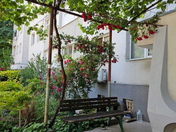 Двустаен апартамент в Пловдив, Център - 50 кв.м за 1598 €/кв.м - Снимка #1