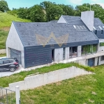 Къща в с. Звездица, Област Варна - 326 кв.м за 813 €/кв.м - Снимка #1