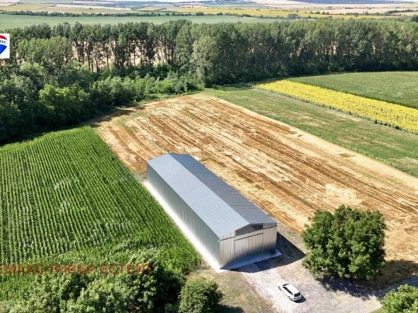 Промишлена сграда в с. Сандрово, Област Русе - 511 кв.м за 490 €/кв.м - Снимка #1